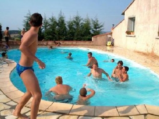  Aubepine Quad 的游泳池 